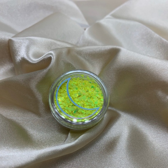 Cosmetic glitter - Picture 2 of 2